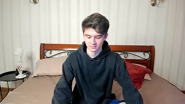 Snapshot of SherlockMax chatting on October 10, 2025, 6:42 pm SherlockMax online show from October 10, 2025, 6:42 pm