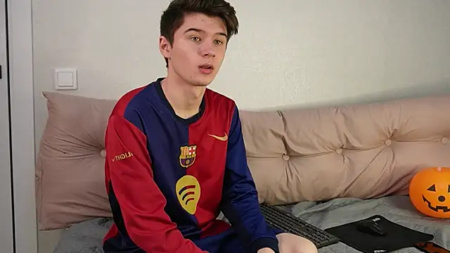 Snapshot of SherlockMax chatting on October 29, 2025, 8:41 pm SherlockMax online show from October 29, 2025, 8:41 pm