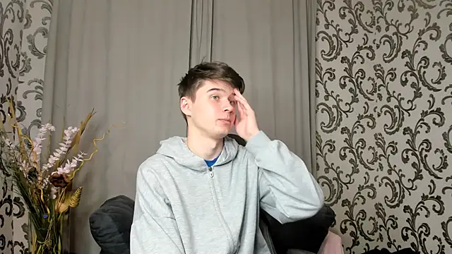 Snapshot of SherlockMax chatting on October 4, 2025, 6:42 pm SherlockMax online show from October 4, 2025, 6:42 pm