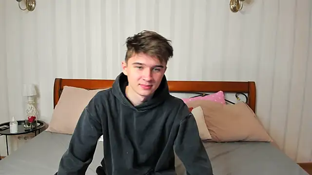 Snapshot of SherlockMax chatting on September 27, 2025, 7:31 pm SherlockMax online show from September 27, 2025, 7:31 pm