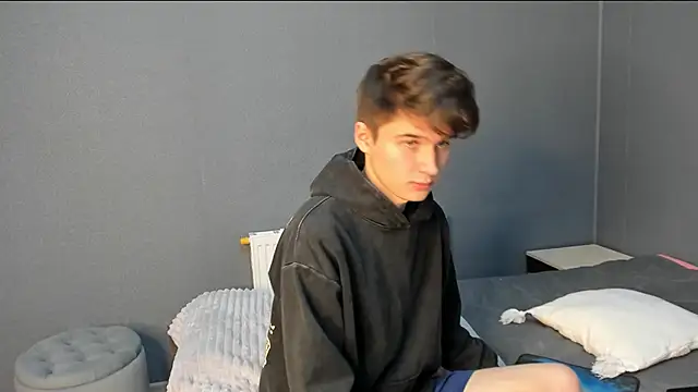 Snapshot of SherlockMax chatting on October 16, 2025, 7:22 pm SherlockMax online show from October 16, 2025, 7:22 pm