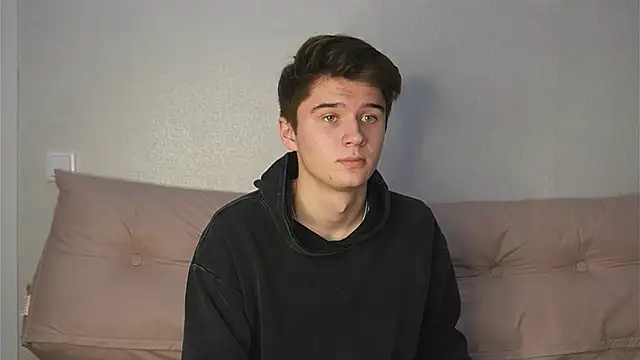 Snapshot of SherlockMax chatting on October 24, 2025, 7:35 pm SherlockMax online show from October 24, 2025, 7:35 pm