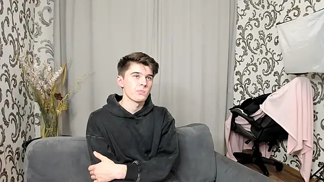 Snapshot of SherlockMax chatting on September 26, 2025, 4:47 pm SherlockMax online show from September 26, 2025, 4:47 pm