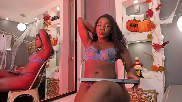 Snapshot of ZoeMorettii_ chatting on October 14, 2025, 7:47 pm ZoeMorettii online show from October 14, 2025, 7:47 pm