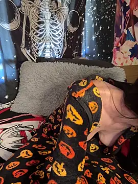 xoktty online show from October 7, 2025, 5:03 pm