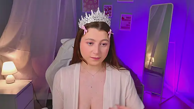 Queen Michelle  online show from March 25, 2026, 10:41 pm