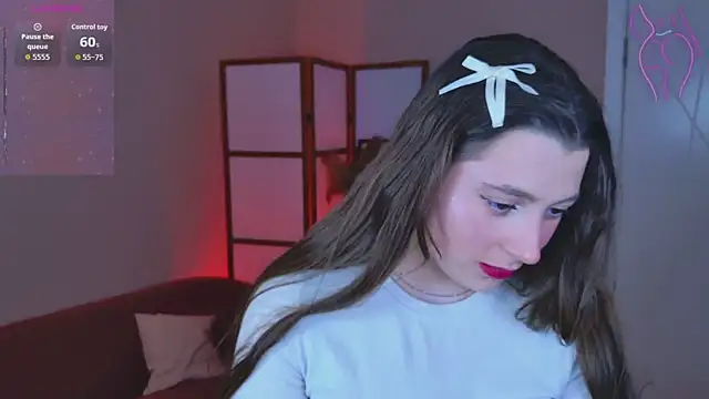 Queen Michelle  online show from December 18, 2025, 10:13 pm