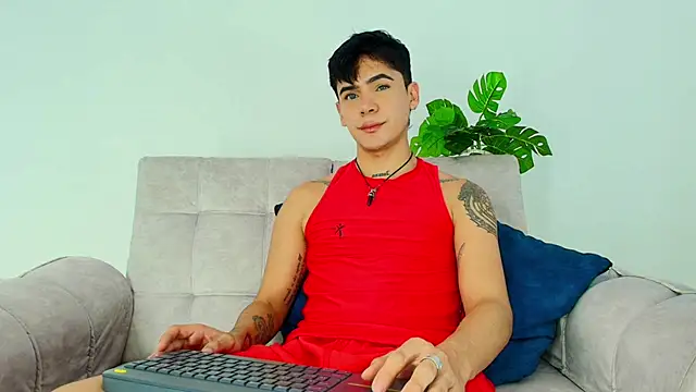 Snapshot of CamiiGuzmanX chatting on September 26, 2025, 8:38 pm CamiiGuzmanX online show from September 26, 2025, 8:38 pm