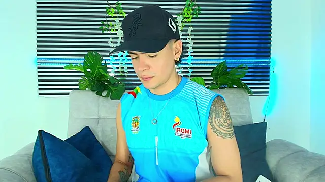 CamiiGuzmanX online show from February 10, 2026, 7:57 pm