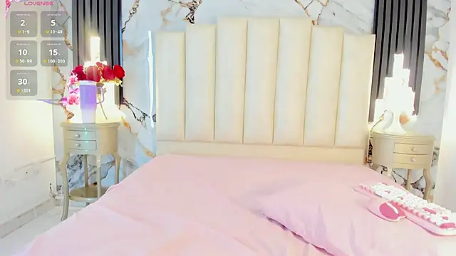 Snapshot of larakrouf chatting on October 16, 2025, 7:33 pm larakrouf online show from October 16, 2025, 7:33 pm