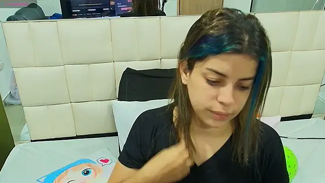 Snapshot of gisell_gomez chatting on October 27, 2025, 11:22 am gisell gomez online show from October 27, 2025, 11:22 am