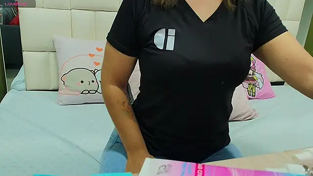 Snapshot of gisell_gomez chatting on October 15, 2025, 12:24 pm gisell gomez online show from October 15, 2025, 12:24 pm