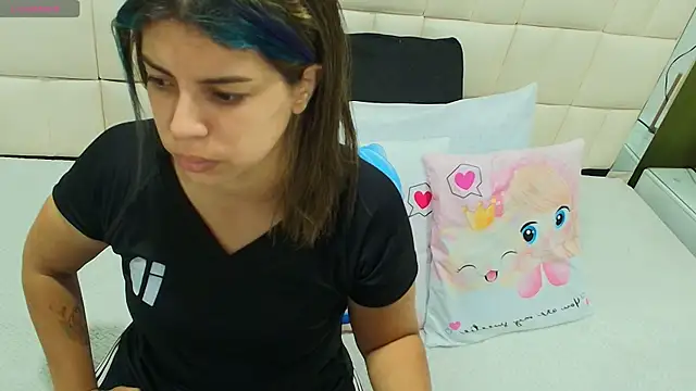 Snapshot of gisell_gomez chatting on October 23, 2025, 12:04 pm gisell gomez online show from October 23, 2025, 12:04 pm