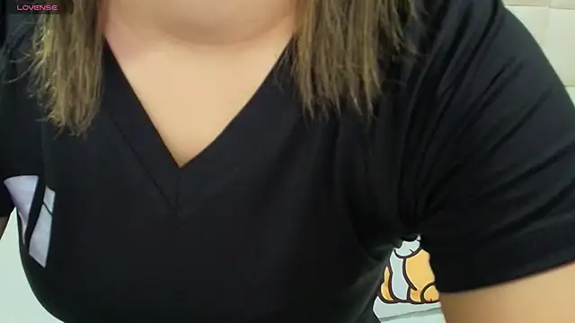 Snapshot of gisell_gomez chatting on September 30, 2025, 12:11 pm gisell gomez online show from September 30, 2025, 12:11 pm