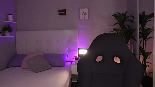 barbaramarmol online show from November 3, 2025, 12:42 pm