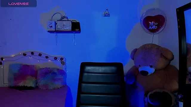 Angel-Caribbean online show from October 16, 2025, 9:34 pm