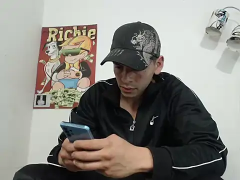 Snapshot of Thomasjons_ chatting on October 10, 2025, 3:18 am Thomasjons  online show from October 10, 2025, 3:18 am