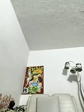 Thomasjons  online show from February 7, 2026, 2:41 am