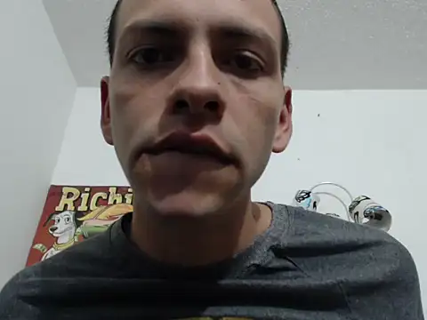 Snapshot of Thomasjons_ chatting on October 11, 2025, 12:11 am Thomasjons  online show from October 11, 2025, 12:11 am