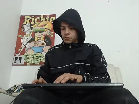 Snapshot of Thomasjons_ chatting on October 29, 2025, 9:41 am Thomasjons  online show from October 29, 2025, 9:41 am