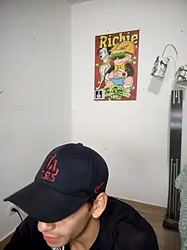 Snapshot of Thomasjons_ chatting on September 9, 2025, 1:38 am Thomasjons  online show from September 9, 2025, 1:38 am