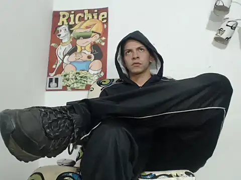 Snapshot of Thomasjons_ chatting on October 21, 2025, 1:16 am Thomasjons  online show from October 21, 2025, 1:16 am