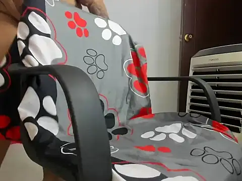 Karol c31 online show from April 13, 2026, 1:53 am