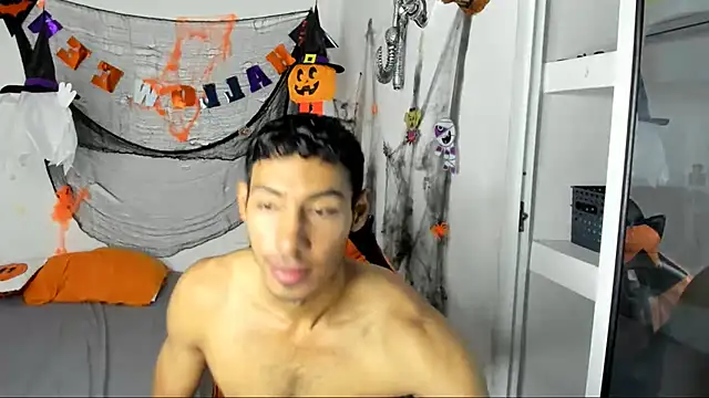 Snapshot of jhosep_hamilton chatting on October 19, 2025, 7:05 pm jhosep hamilton online show from October 19, 2025, 7:05 pm