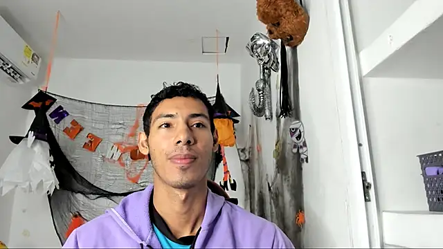 Snapshot of jhosep_hamilton chatting on October 27, 2025, 12:17 pm jhosep hamilton online show from October 27, 2025, 12:17 pm