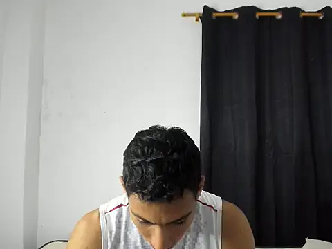 Snapshot of jhosep_hamilton chatting on October 3, 2025, 7:04 pm jhosep hamilton online show from October 3, 2025, 7:04 pm