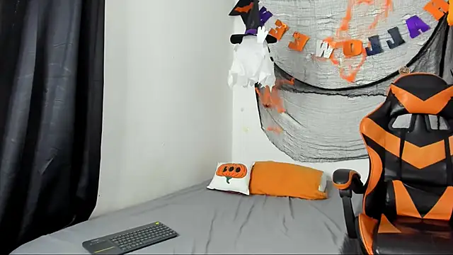 Snapshot of jhosep_hamilton chatting on October 17, 2025, 6:43 pm jhosep hamilton online show from October 17, 2025, 6:43 pm