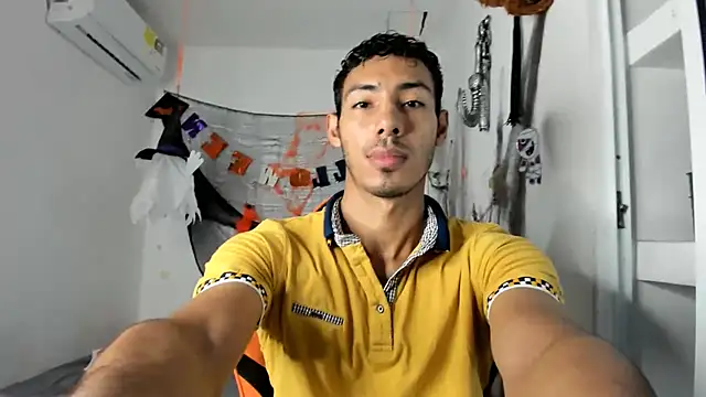 Snapshot of jhosep_hamilton chatting on November 1, 2025, 6:57 pm jhosep hamilton online show from November 1, 2025, 6:57 pm