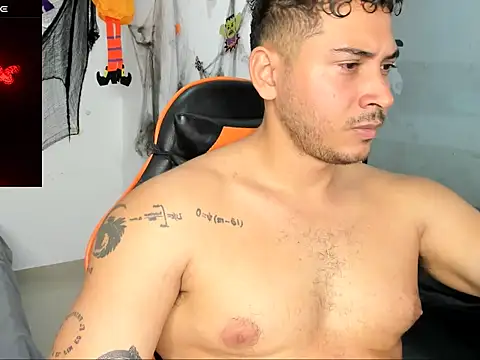 Snapshot of ashlan_king chatting on October 21, 2025, 7:35 pm ashlan king online show from October 21, 2025, 7:35 pm