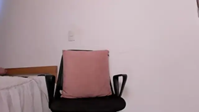 Snapshot of axel_davis_ chatting on November 3, 2025, 8:34 pm axel davis  online show from November 3, 2025, 8:34 pm