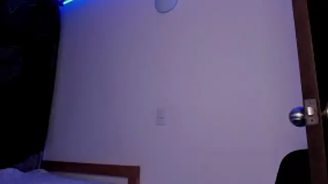 Snapshot of axel_davis_ chatting on October 31, 2025, 1:35 am axel davis  online show from October 31, 2025, 1:35 am