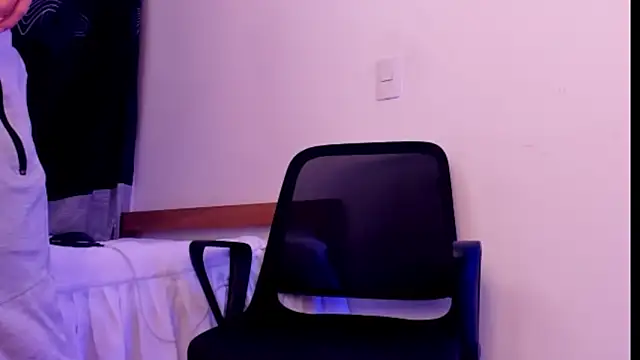 Snapshot of axel_davis_ chatting on October 30, 2025, 1:26 am axel davis  online show from October 30, 2025, 1:26 am