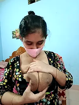 Cute Faria online show from November 3, 2025, 4:39 am