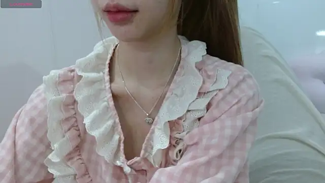 Snapshot of Alina_MissAsian chatting on October 30, 2025, 8:45 am Alina MissAsian online show from October 30, 2025, 8:45 am