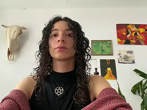 camille delrey online show from September 18, 2025, 9:18 pm