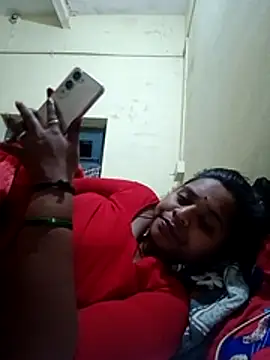 Hot crety online show from December 5, 2025, 7:55 pm