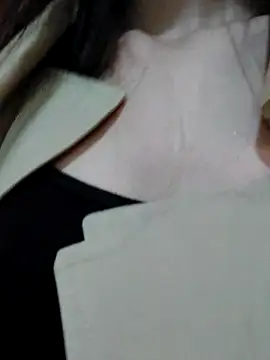 meomeocute online show from October 24, 2025, 12:15 pm