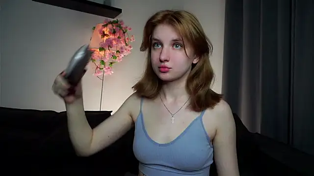 EasterBonney online show from September 25, 2025, 11:49 am