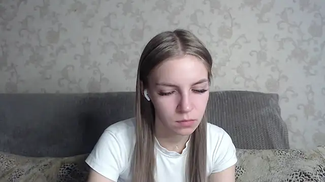 HitGyrl online show from March 11, 2026, 1:32 am