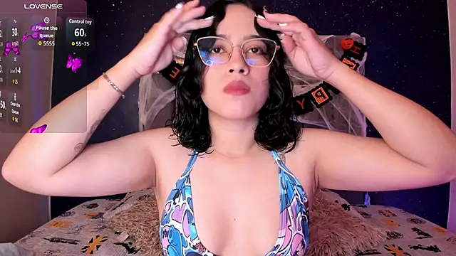 Snapshot of SweetAnya01 chatting on October 10, 2025, 4:13 am SweetAnya01 online show from October 10, 2025, 4:13 am