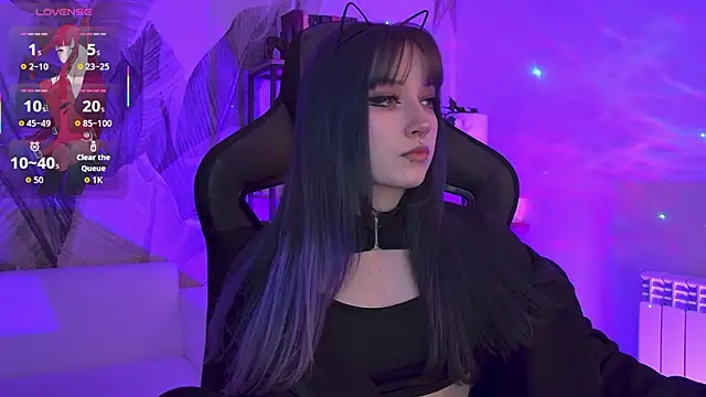 LiliLuna online show from February 11, 2026, 3:23 pm