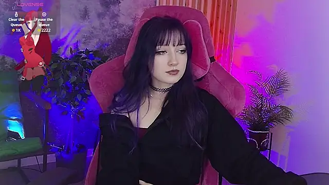 LiliLuna online show from December 19, 2025, 2:19 pm