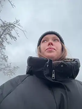 Snapshot of ElliRose chatting on October 29, 2025, 5:28 am ElliRose online show from October 29, 2025, 5:28 am