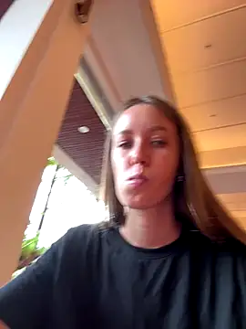 Snapshot of ElliRose chatting on October 9, 2025, 12:55 am ElliRose online show from October 9, 2025, 12:55 am