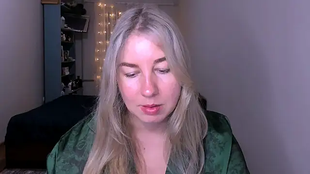 NancySanders online show from April 17, 2026, 8:00 pm