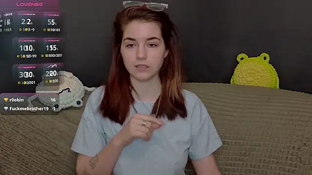 ElzaBlis online show from November 26, 2025, 3:01 pm